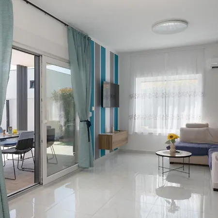 Vila Tony By Guide *