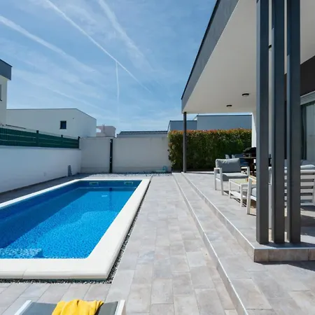 Villa Tony By Guide
